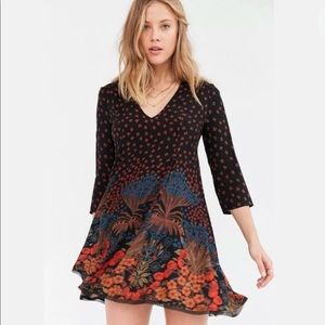 Urban outfitters Ecote flower print shift dress